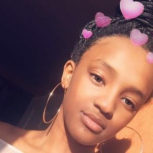 Meet your Posher, Ella